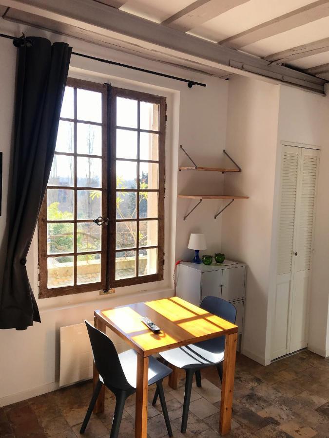 Appartement Spacieux Avec Une Vue Sur 투르 외부 사진
